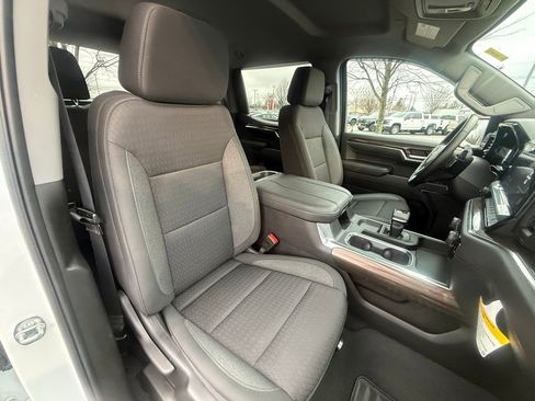 Used 2023 Chevrolet Silverado 1500 LT w/ Z71 Off-Road Package AWD/4WD image 32