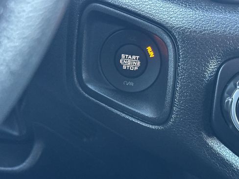 New 2025 Jeep Gladiator Nighthawk image 18