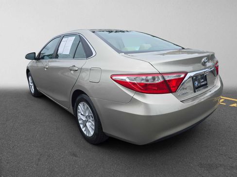 Used 2016 Toyota Camry LE FWD image 5