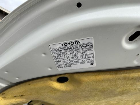 Used 2021 Toyota C-HR LE image 24