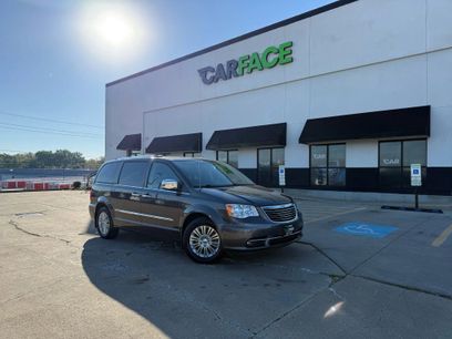 Used 2016 Chrysler Town & Country Limited