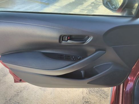 Used 2022 Toyota Corolla LE FWD image 9
