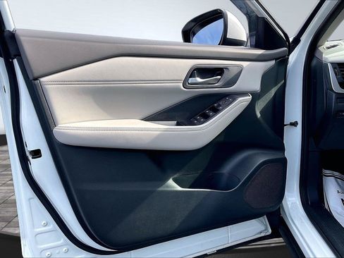 Certified 2023 Nissan Rogue SV w/ SV Premium B Package FWD image 24