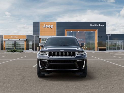 New 2026 Jeep Grand Cherokee Summit AWD/4WD image 6