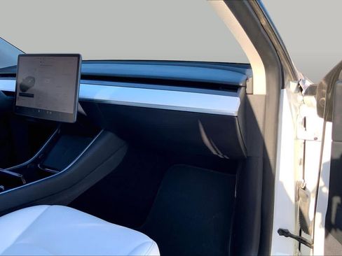 Used 2020 Tesla Model Y Long Range AWD/4WD image 18