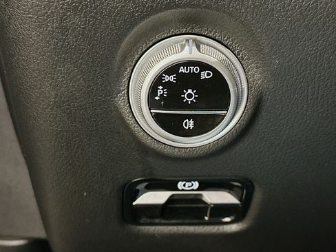 Used 2025 Mercedes-Benz C 300 C 300 image 17