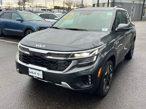 Certified 2025 Kia Seltos SX w/ SX Sunroof Package image 4