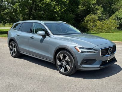 Used 2022 Volvo V60 T5 Cross Country
