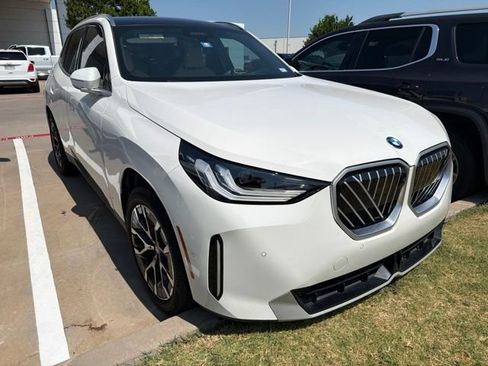 Used 2025 BMW X3 xDrive30i w/ Premium Package AWD/4WD image 2