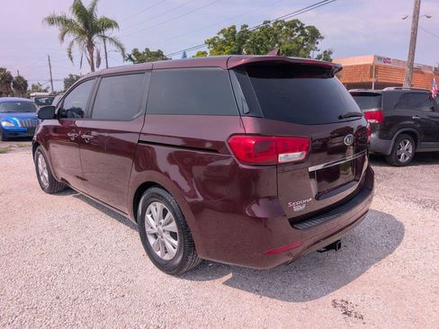 Used 2017 Kia Sedona LX FWD image 7