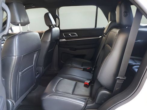 Used 2019 Ford Explorer Limited w/ Ford Safe & Smart Package FWD image 13