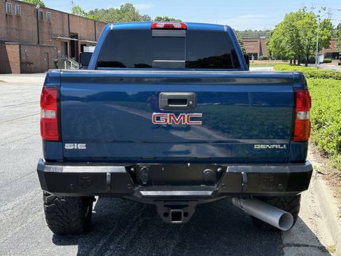 Used 2017 GMC Sierra 2500 Denali w/ Duramax Plus Package AWD/4WD image 5