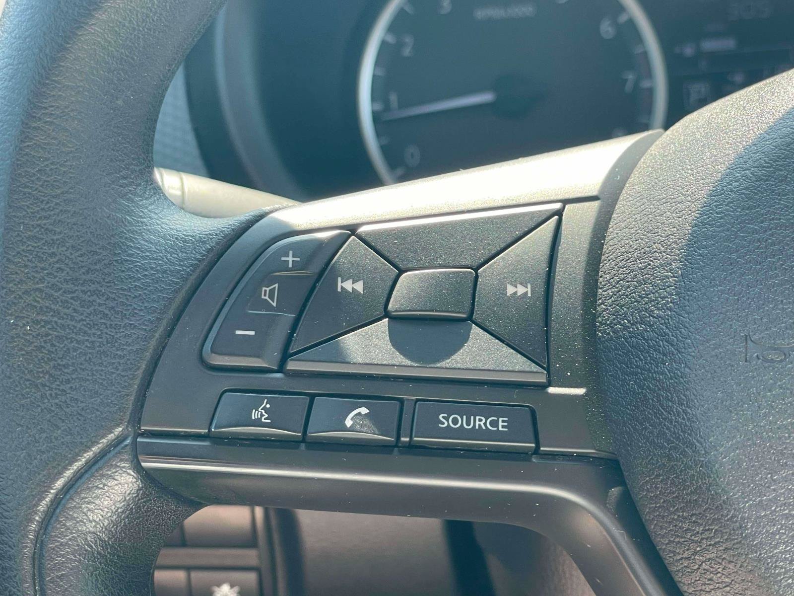 Used 2024 Nissan Kicks S FWD image 14