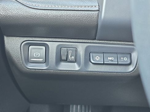 Used 2023 GMC Acadia SLT w/ Technology Package image 22