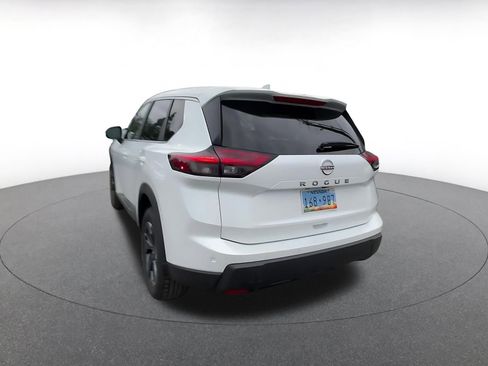 Used 2025 Nissan Rogue SV image 11