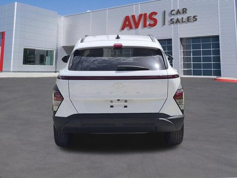 Used 2025 Hyundai Kona SEL FWD image 7