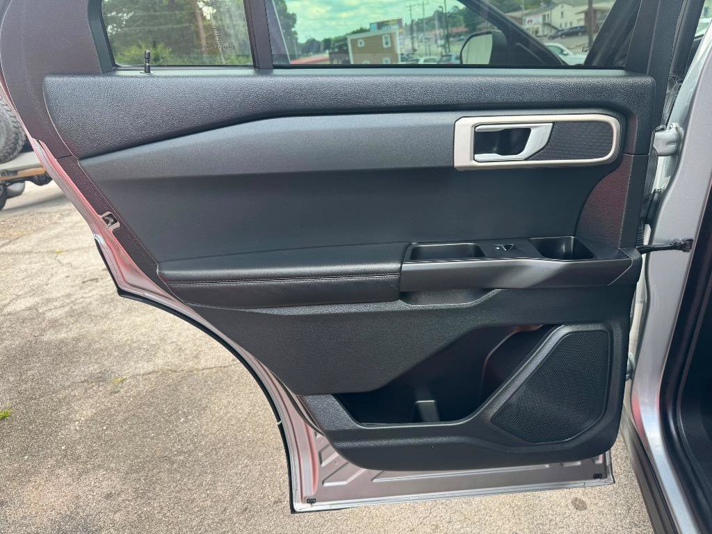 Used 2023 Ford Explorer 2WD image 18