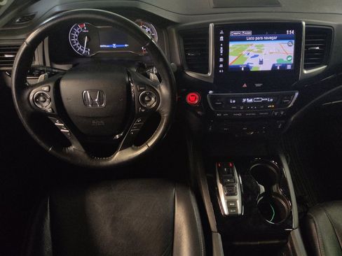 Used 2017 Honda Pilot Touring image 22
