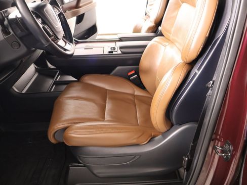 Used 2023 Lincoln Navigator L Reserve AWD/4WD image 12