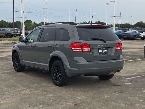 Used 2020 Dodge Journey SE w/ SE Popular Equipment Group FWD image 6