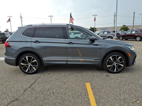Used 2024 Volkswagen Tiguan SEL R-Line AWD/4WD image 9