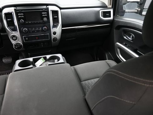 Used 2017 Nissan Titan SV AWD/4WD image 30