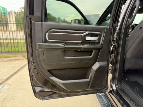 Used 2024 RAM 3500 Big Horn w/ Sport Appearance Package image 13