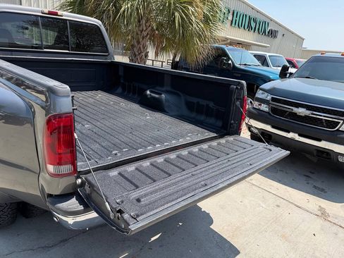 Used 2003 Ford F350 XLT AWD/4WD image 2