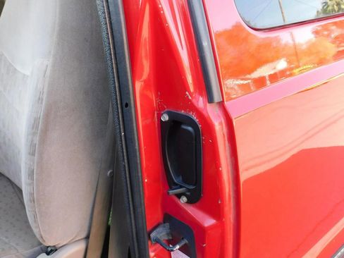 Used 1999 Ford F250 4x4 SuperCab Super Duty image 27