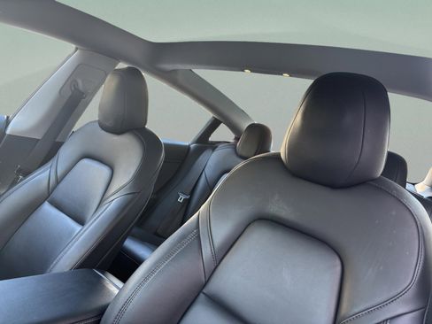 Used 2021 Tesla Model 3 Standard Range Plus image 19