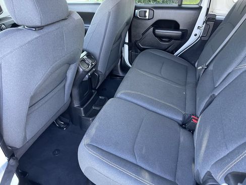Used 2024 Jeep Wrangler Unlimited AWD/4WD image 18