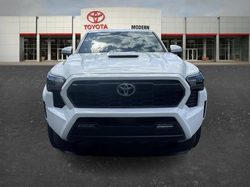 Used 2024 Toyota Tacoma TRD Sport RWD image 2