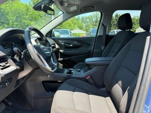 Certified 2024 GMC Terrain SLE w/ Driver Convenience Package FWD image 12