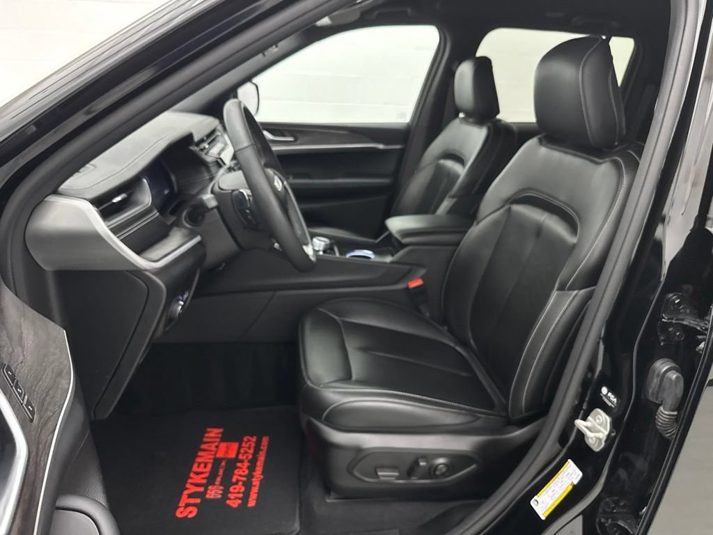 Used 2024 Jeep Grand Cherokee Limited AWD/4WD image 21