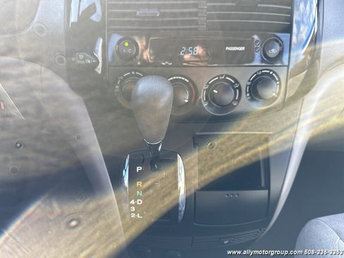 Used 2004 Toyota Sienna CE image 20