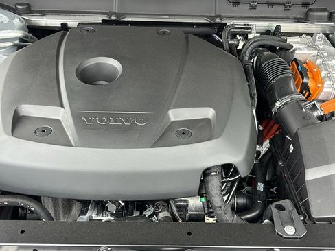 New 2026 Volvo XC60 T8 Plus w/ Protection Package Premier AWD/4WD image 31