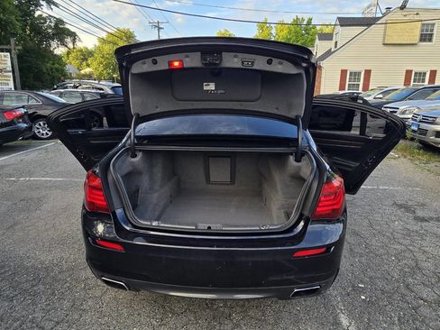 Used 2014 BMW 750Li xDrive w/ Executive Package image 9