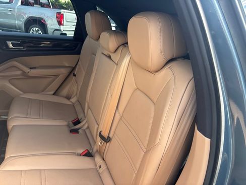 Used 2019 Porsche Cayenne AWD/4WD image 13