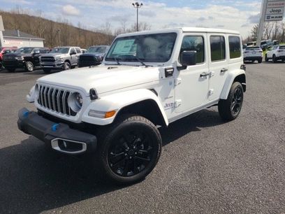 New 2024 Jeep Wrangler Unlimited Sahara w/ Technology Group