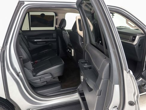 Used 2023 Ford Expedition Max XLT image 14