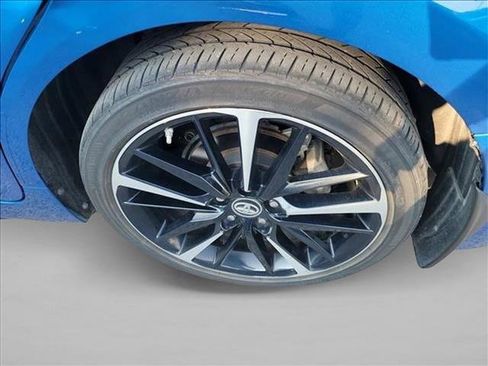 Used 2018 Toyota Camry XSE image 12