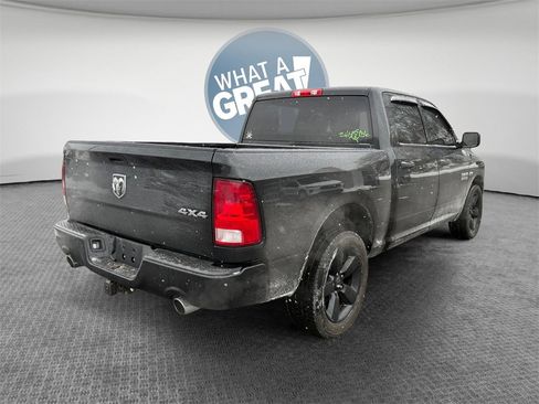 Used 2018 RAM 1500 Express w/ Express Value Package image 3