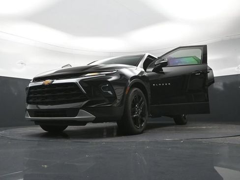 Used 2023 Chevrolet Blazer LT w/ Sound & Technology Package FWD image 37