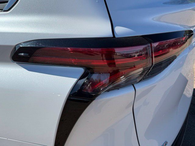 Used 2022 Toyota Sienna Limited AWD/4WD image 12