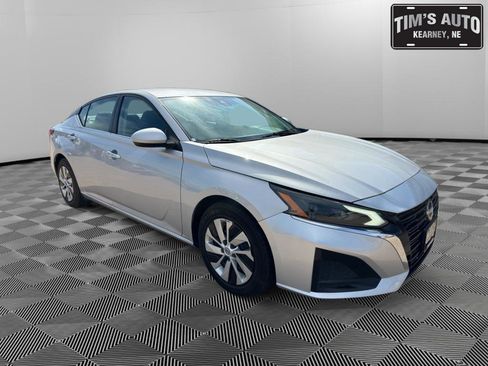 Used 2023 Nissan Altima 2.5 S image 1