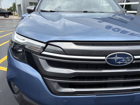 Used 2025 Subaru Forester Premium AWD/4WD image 24