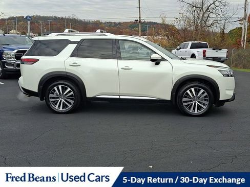 Used 2022 Nissan Pathfinder Platinum w/ Cargo Package image 13