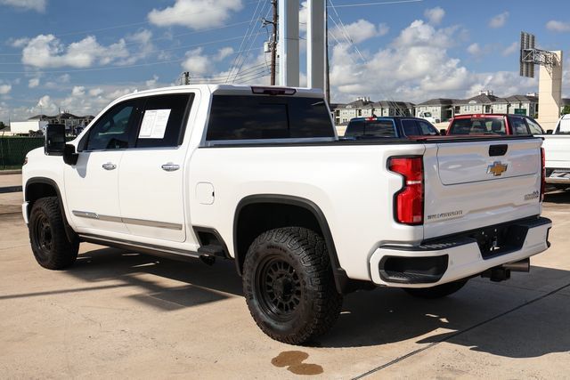 Used 2025 Chevrolet Silverado 2500 High Country w/ High Country Premium Package AWD/4WD image 4