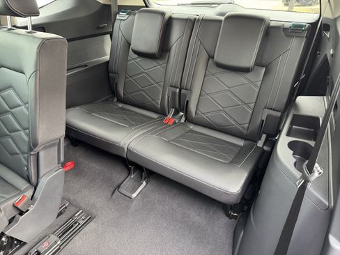 Used 2026 Volkswagen Atlas SE FWD image 33