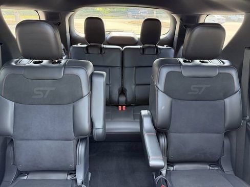Used 2025 Ford Explorer ST AWD/4WD image 34